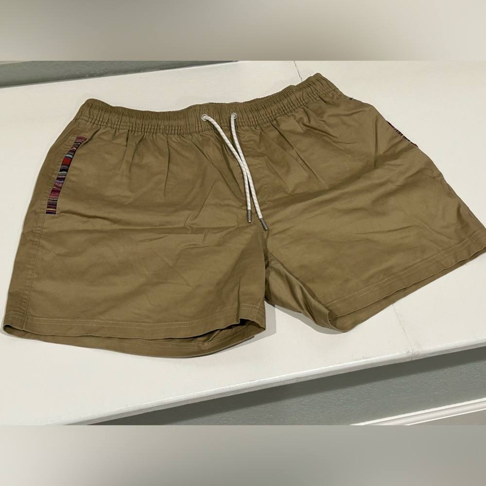 Wowie shorts bundle. Size Large
